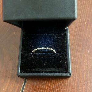 10 kt yellow gold and diamond ring